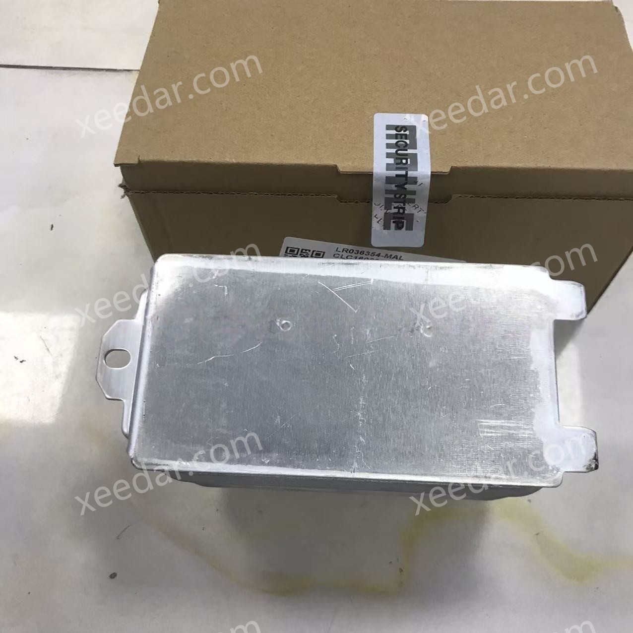 MAHLE C2Z18818 Engine Oil Cooler for Land Rover Range Rover / Sport / Discovery 5